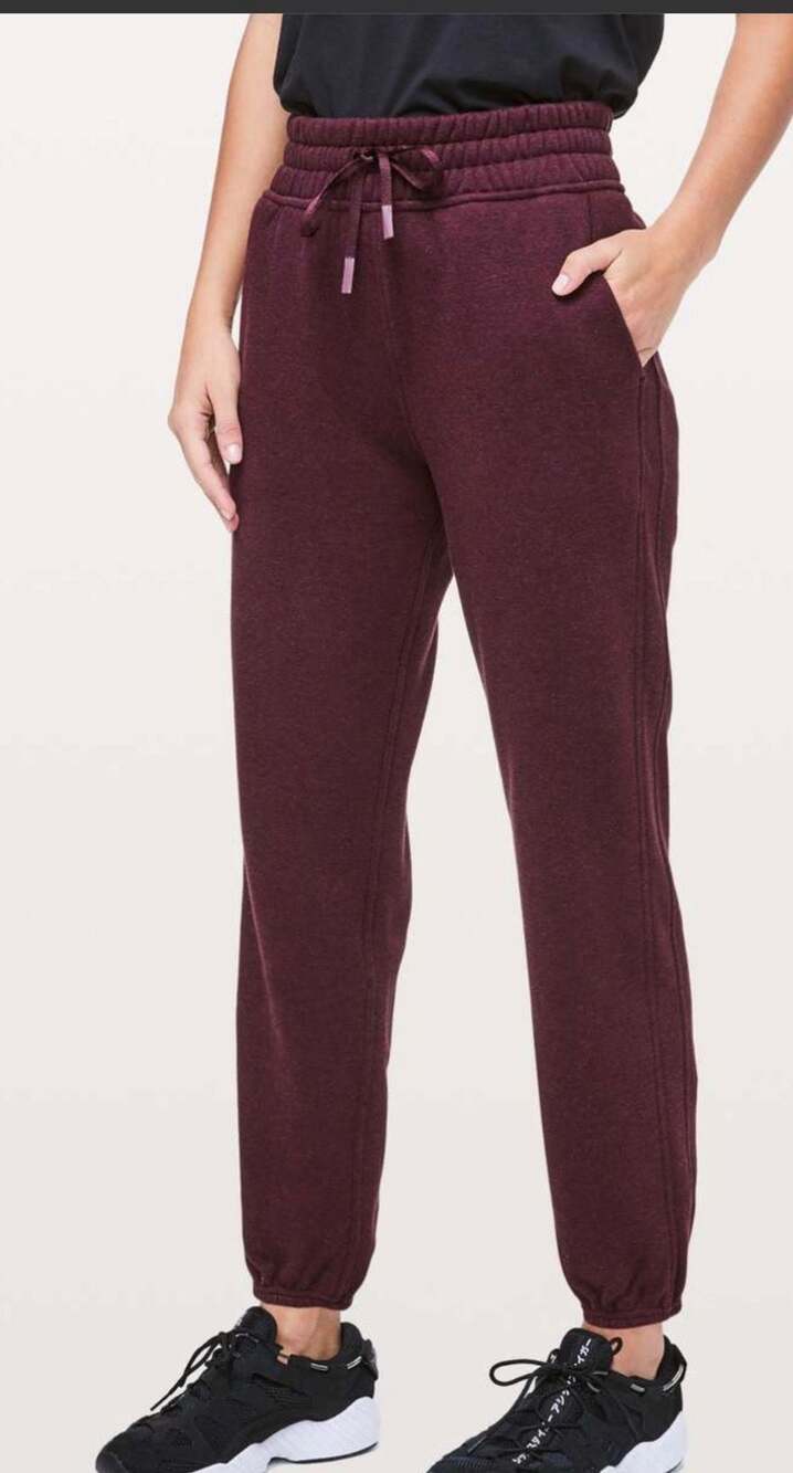 Lululemon plush times joggers size 6